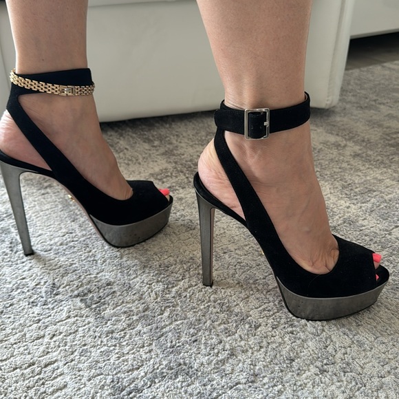 Prada high heels size 7. Super comfortable easy to dance and walk with them. - Picture 3 of 4